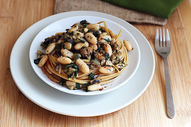 White Beans with Mushrooms and Kale over Whole Wheat Pasta Recipe