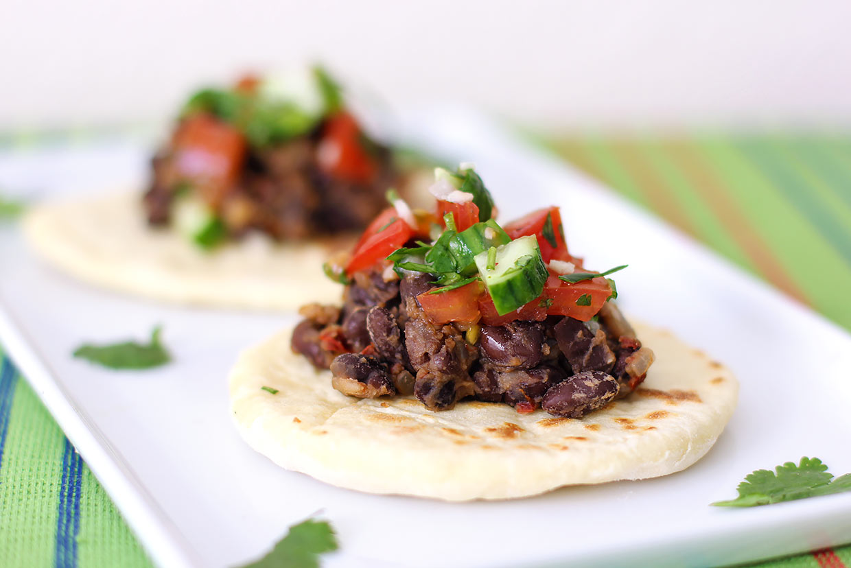 Black Bean Chipotle Tacos with Fresh Salsa Recipe | MyFoodDiary